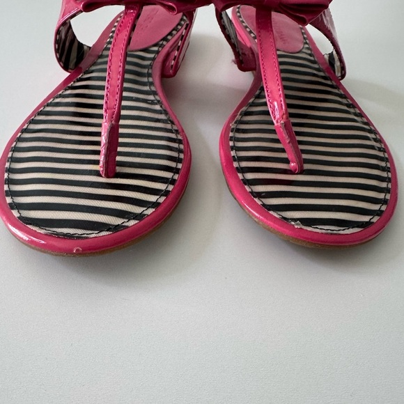 Arturo Chiang Pink and Black Sandals with Bow Detail - Picture 3 of 9